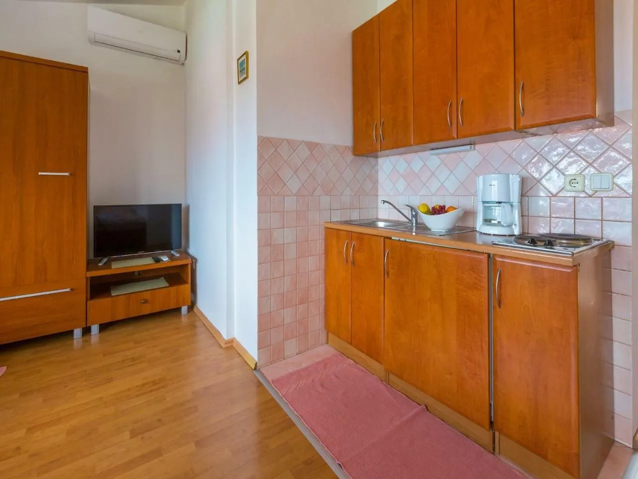 Apartments Pekera 0*, Selce Croatia
