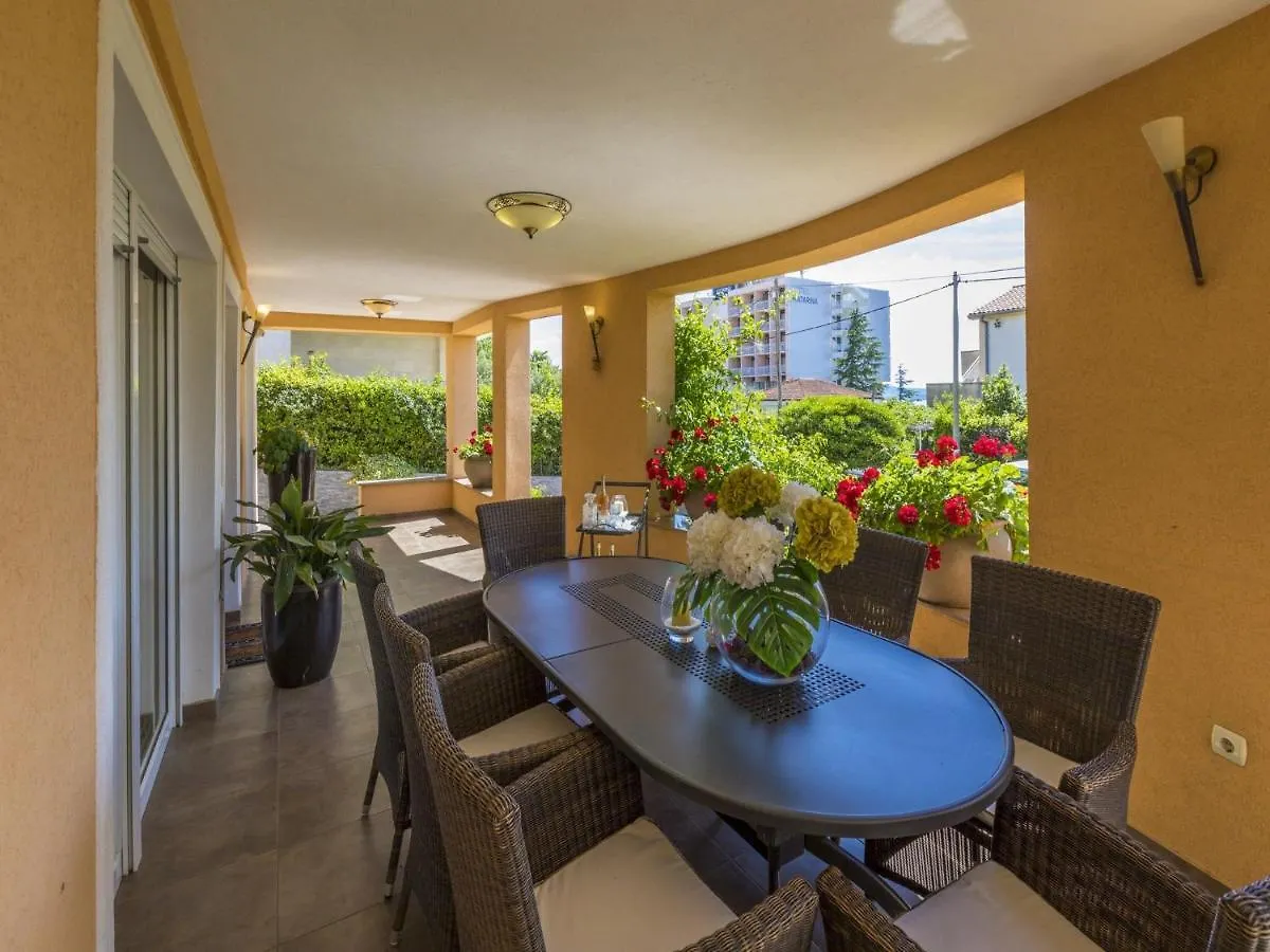 Apartments Pekera Selce