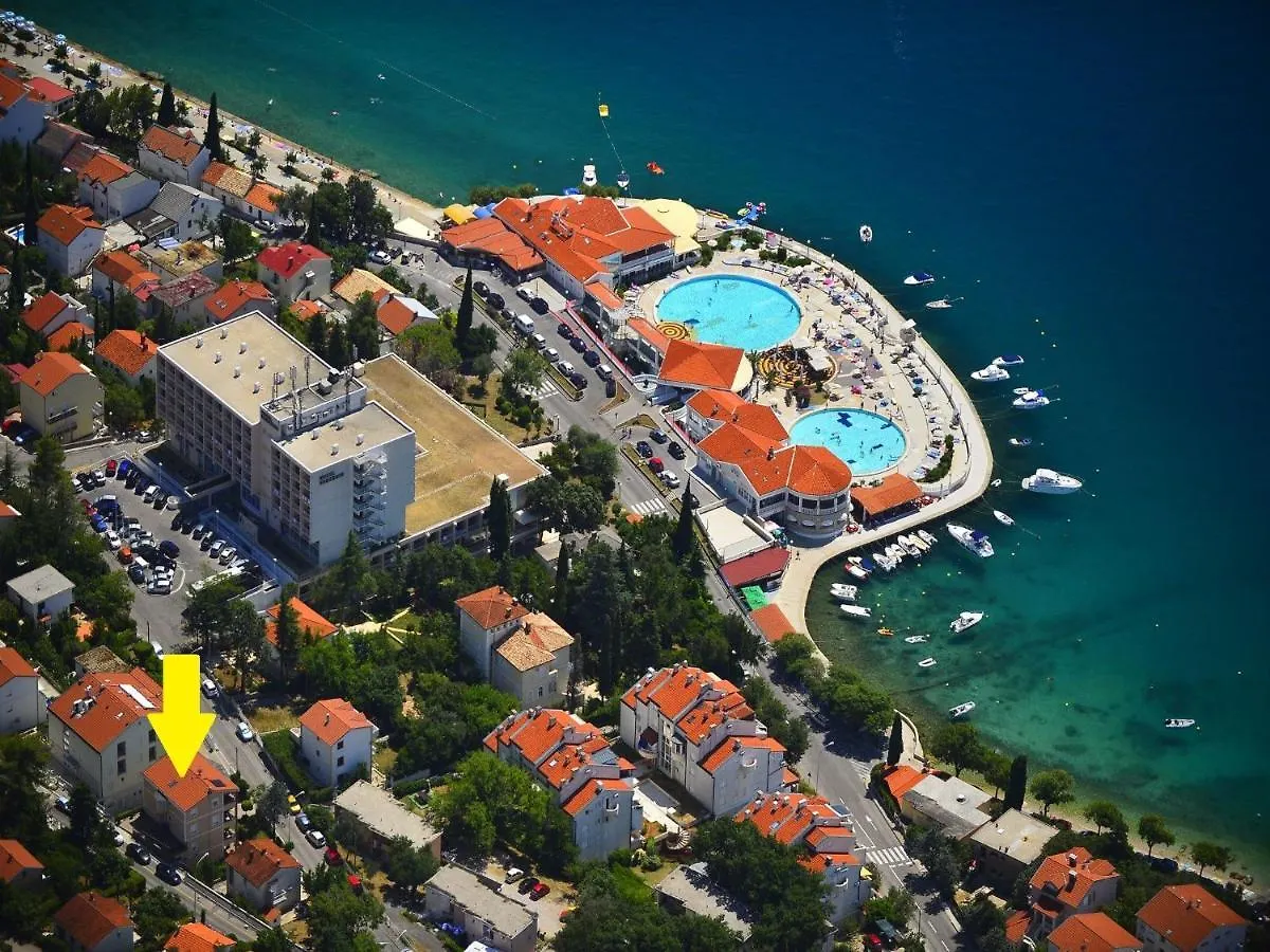 Apartments Pekera Selce 0*,